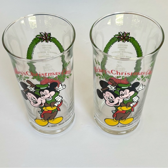 Vintage 1982 Walt Disney and The Coca Cola Company Mickey's Christmas Glasses - Picture 3 of 11